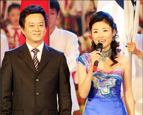 2002年，央视才女周涛与丈夫姚科离婚，转身嫁给了富商路云，周涛说：第一段婚姻让