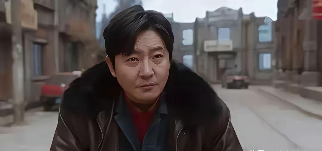 郭京飞和陆毅这对连襟，在丈母娘面前的互动，活脱脱就是现实版“家庭喜剧”。主