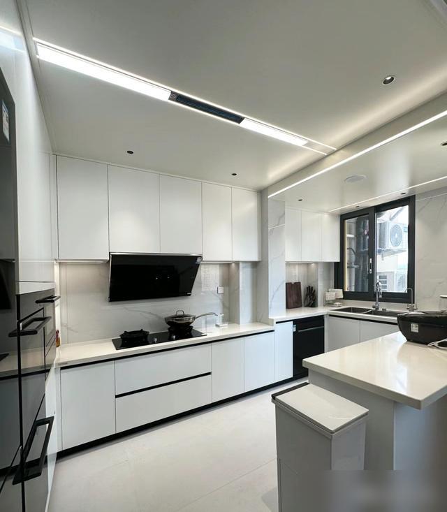 装修厨房踩过坑的人都懂！最近看好多朋友重新装厨房，没跟风做那些花里胡哨的设计，反