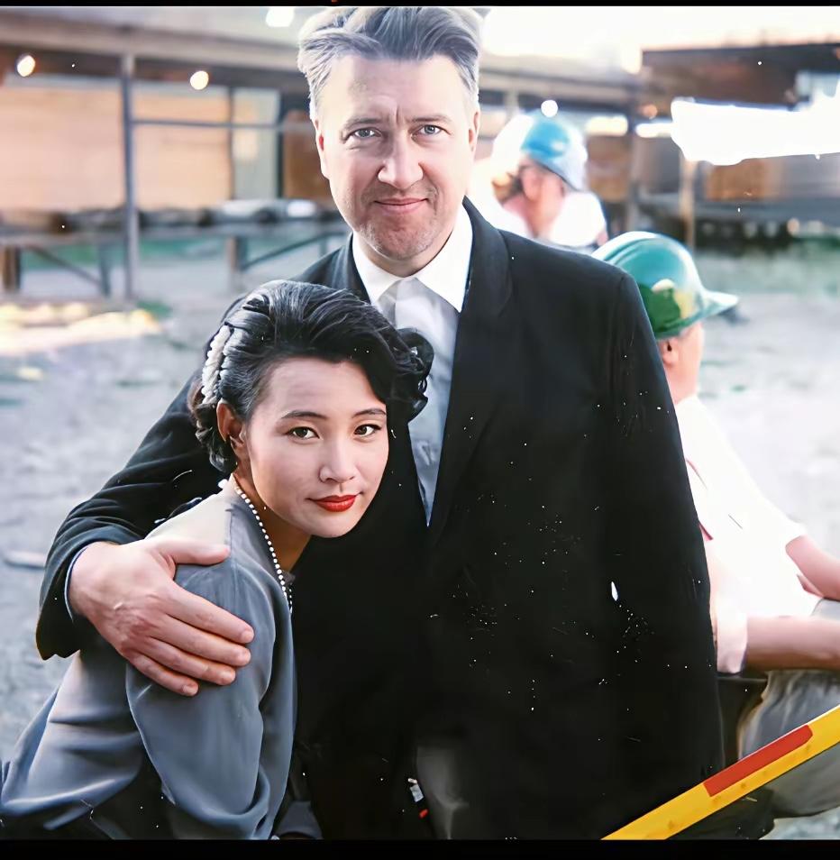 陈冲是八十年代最火的50位美女演员之一。少有的高学历女演员，人家在1981年