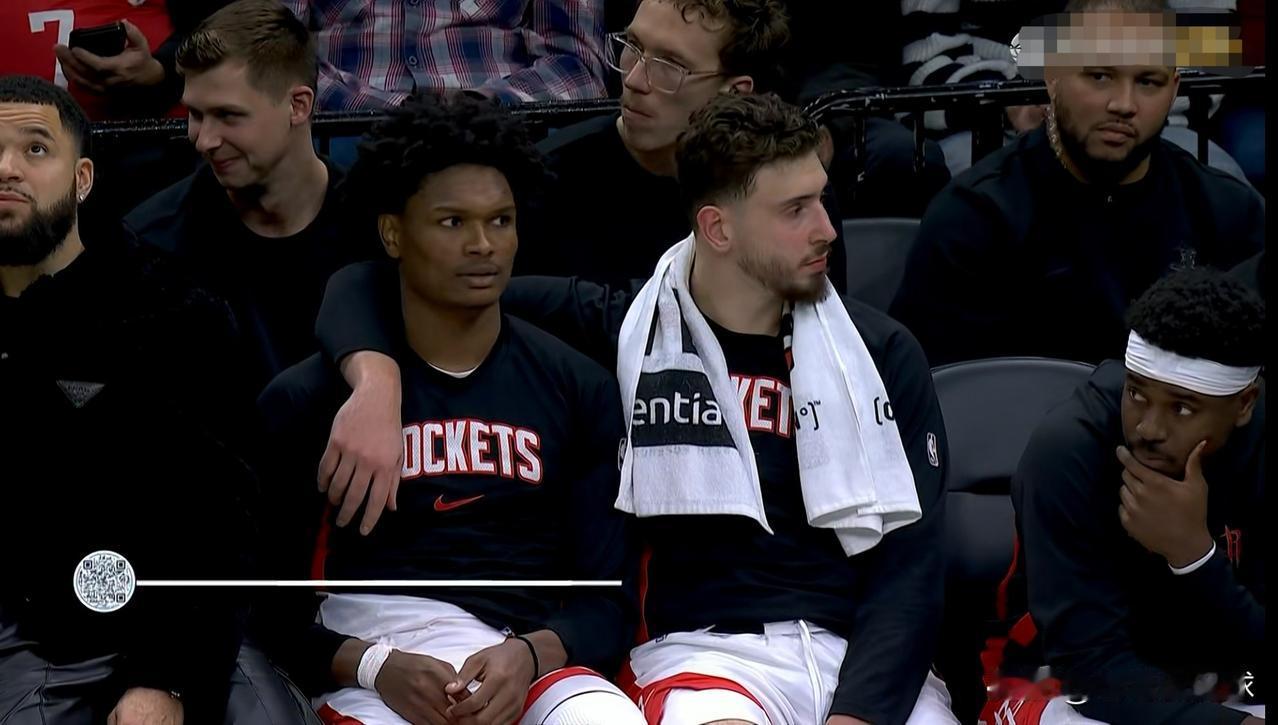 火箭核心阿门-汤普森的进攻效率真是高的惊人！在今天火箭客场以120：96大胜篮网