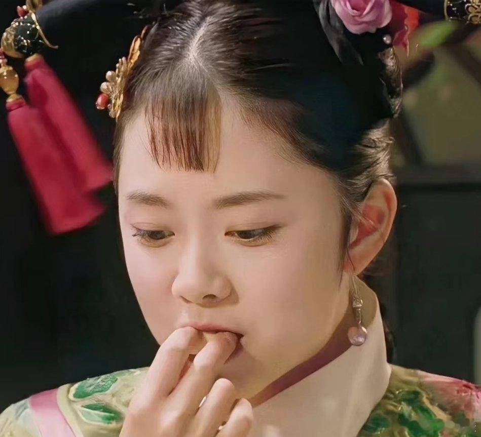 天真成刃：淳儿侍寝受宠的幸与悲在《甄嬛传》的后宫风云里，淳儿首次侍寝便得雍正青睐