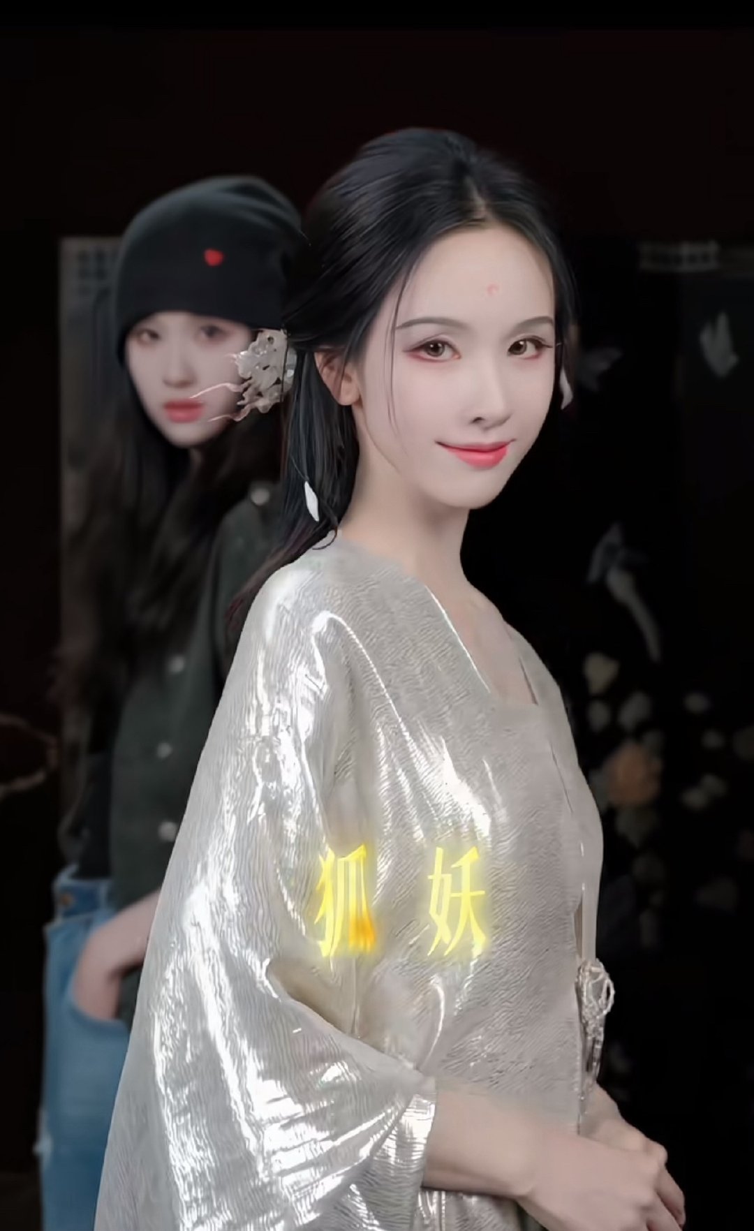 完了，我居然觉得嘟嘟这个冷帽造型比狐妖还勾人哈哈哈哈…