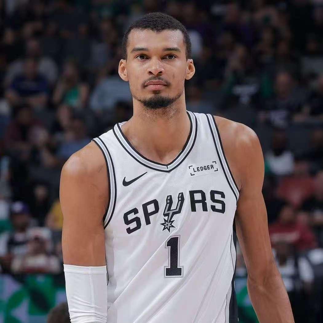 文班只打16分钟！马刺依旧轻取76人，这三点是赢球关键马刺VS76人；两队全主