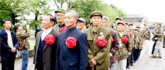 “我是一等战斗功臣，为何我孙子当兵却被拒绝了？”2000年元月的一个上午，湖北