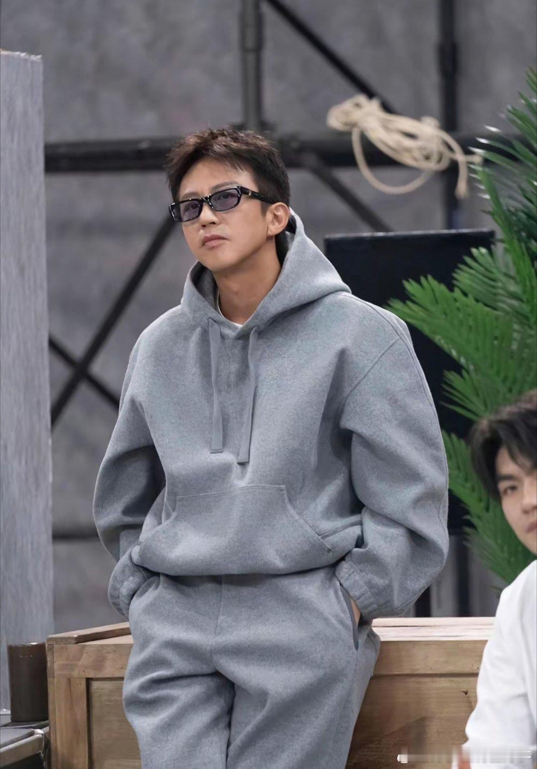 我有种预感，邓超估计马上要进组拍戏了，不是因为被媳妇的一部部好作品刺激到了，也不