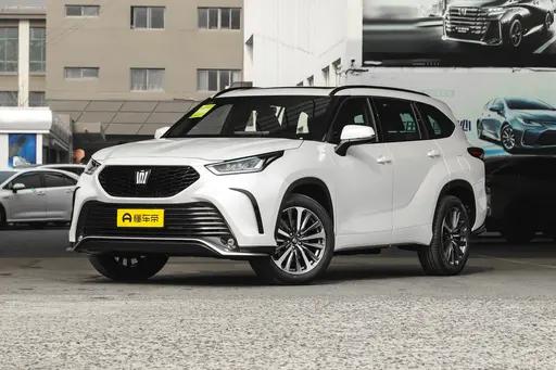 同样30万上下，我反而更建议认真对比一次：买一台新款皇冠陆放四驱豪华版，还是买一