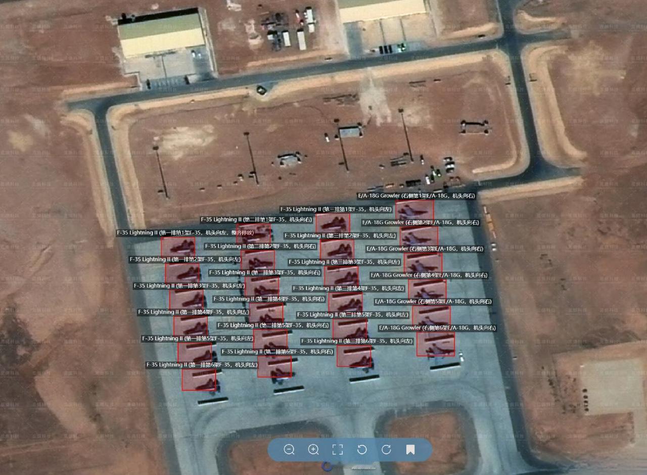 距离伊朗约900公里的约旦穆瓦法格美军基地里密集汇集了一大堆F-35隐身战斗机。