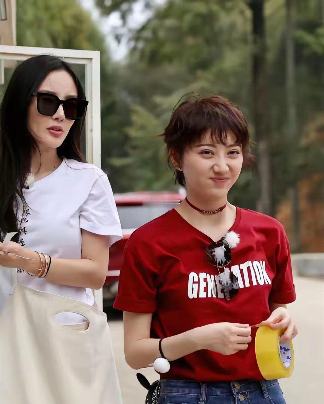 景甜悲伤蛙时期看起来真的不聪明啊，幸亏又改回来了​​​​