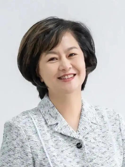 人到退休，不是终点，而是另一种生活的起点近日，60岁的鞠萍6月1日退休，这个
