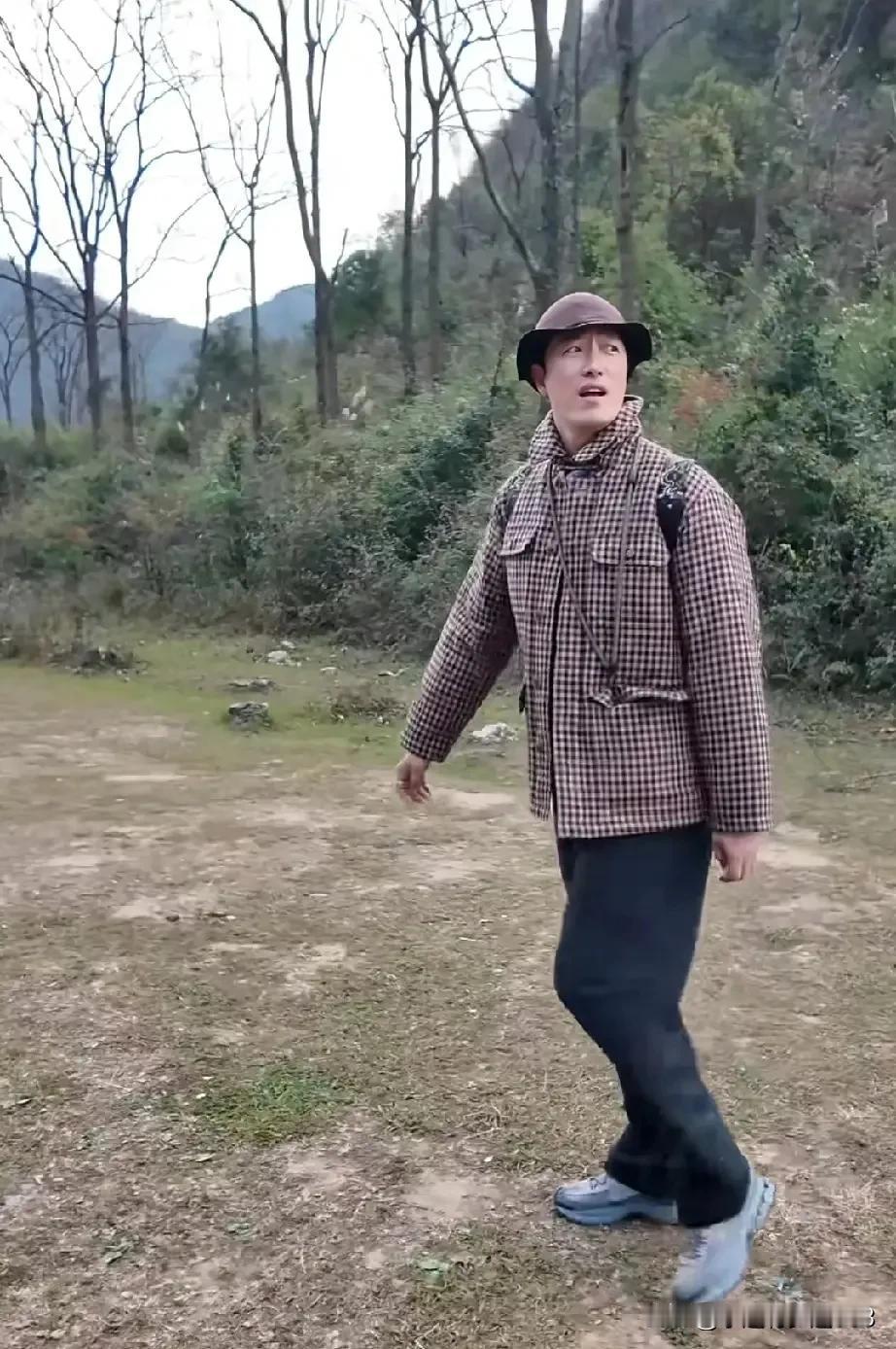 刘翔现在真是闲的没事，除了游山玩水就没有其他什么正事!难道不能把自己的跨栏技