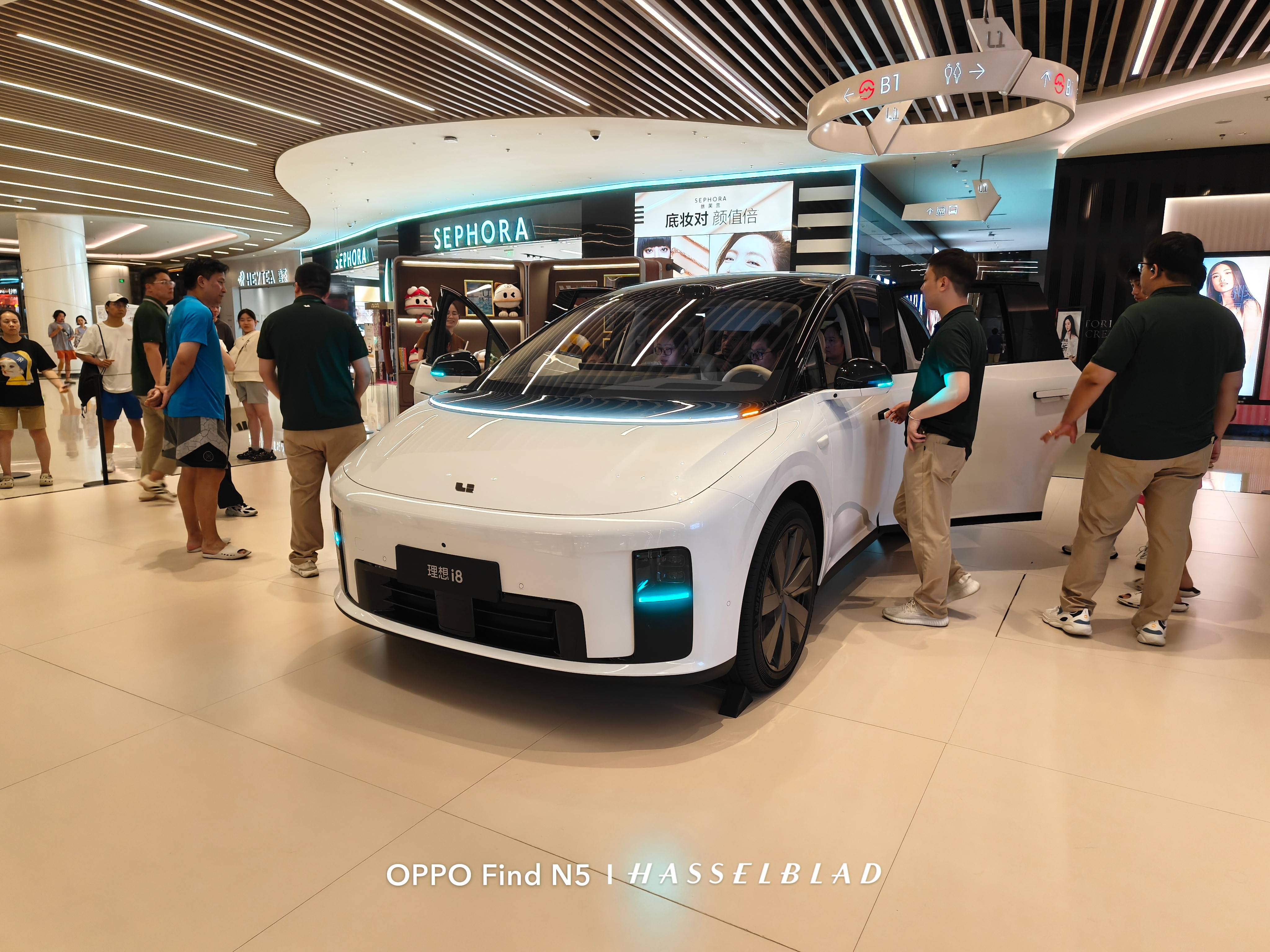 本来下午想去看i8，结果老婆不同意，差点吵了一架。我觉得理想得负全责，明明家里附