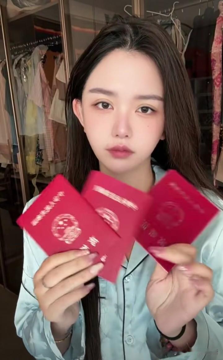这小姑娘是不是创造了中国的吉尼斯世界纪录？26岁马上就要有4个离婚证了。韩安