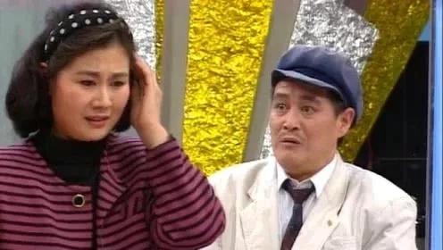 那年，赵本山和黄晓娟表演完《我想有个家》，走下舞台，黄晓娟对赵本山说：“老哥啊，