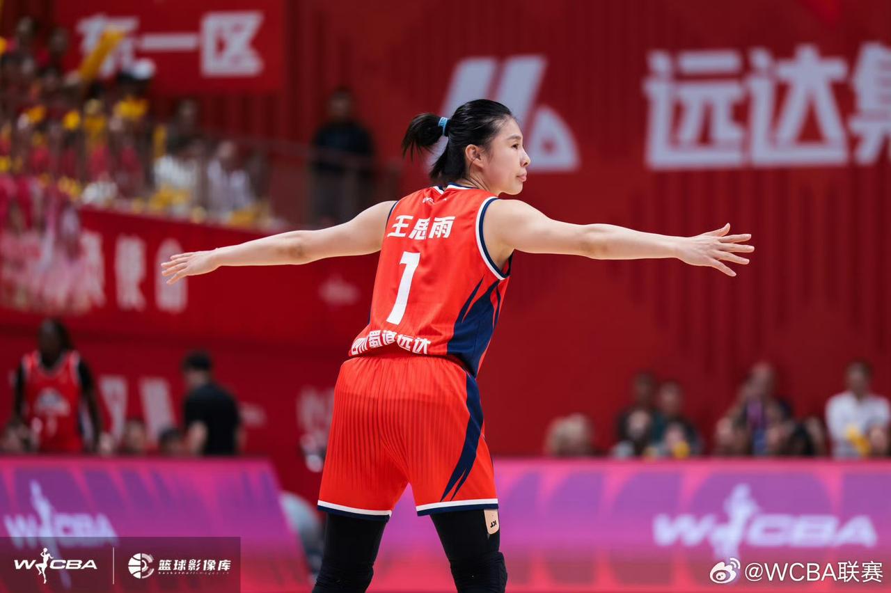 四川女篮要想2:0胜江苏女篮，先得看3个人以下便是我认为极为关键的球员👇