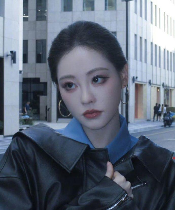 「#给祝绪丹梳背头的人是天才#头骨优越！气场全开！表现力炸裂！声音还好听到犯规