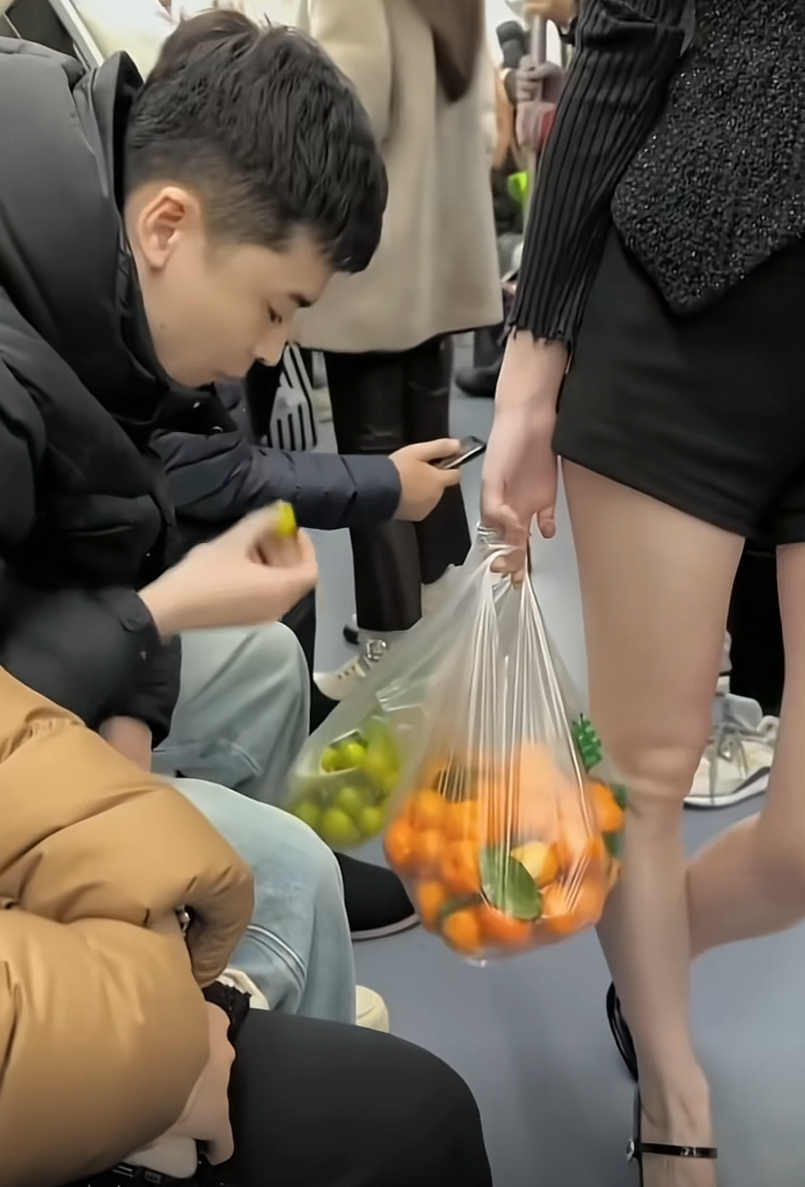 你这真的礼貌吗？[哭笑不得][哭笑不得][哭笑不得]