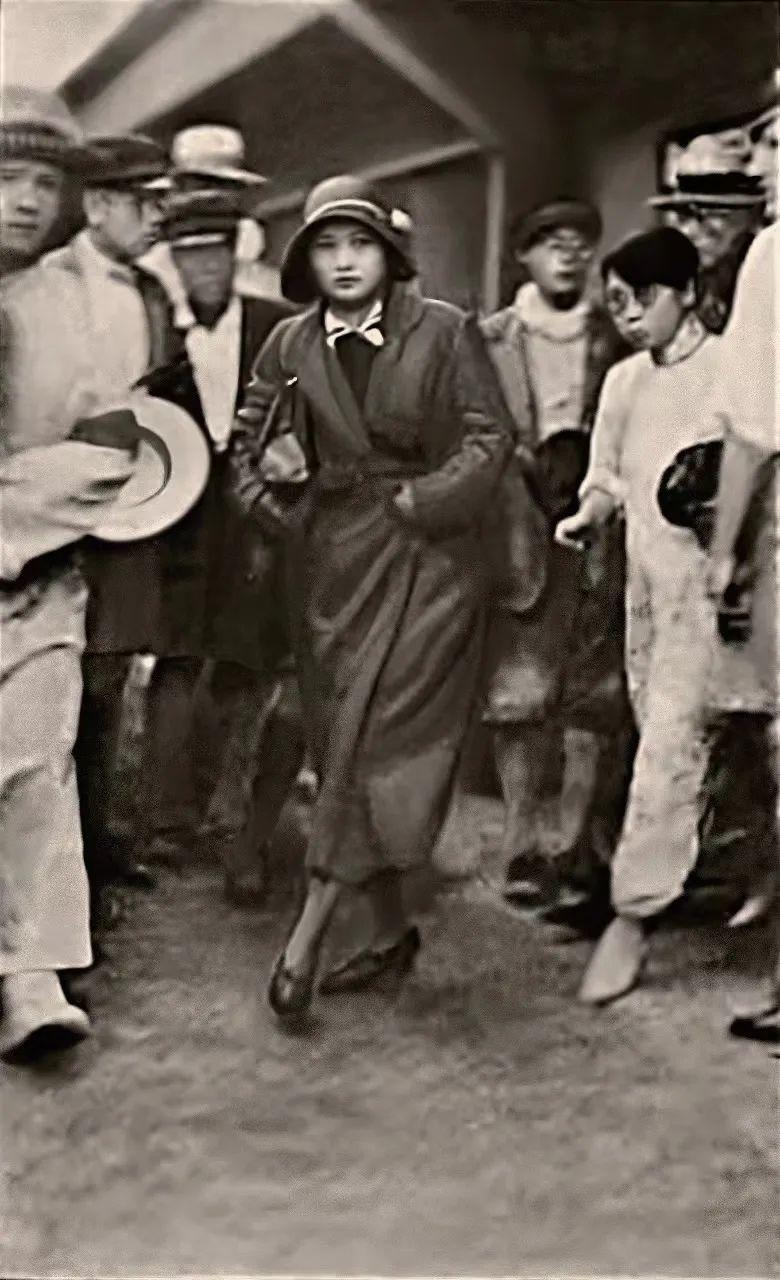 1931年7月23日，宋庆龄的母亲倪珪贞在青岛因病去世。母亲离世当天，孔祥熙便从