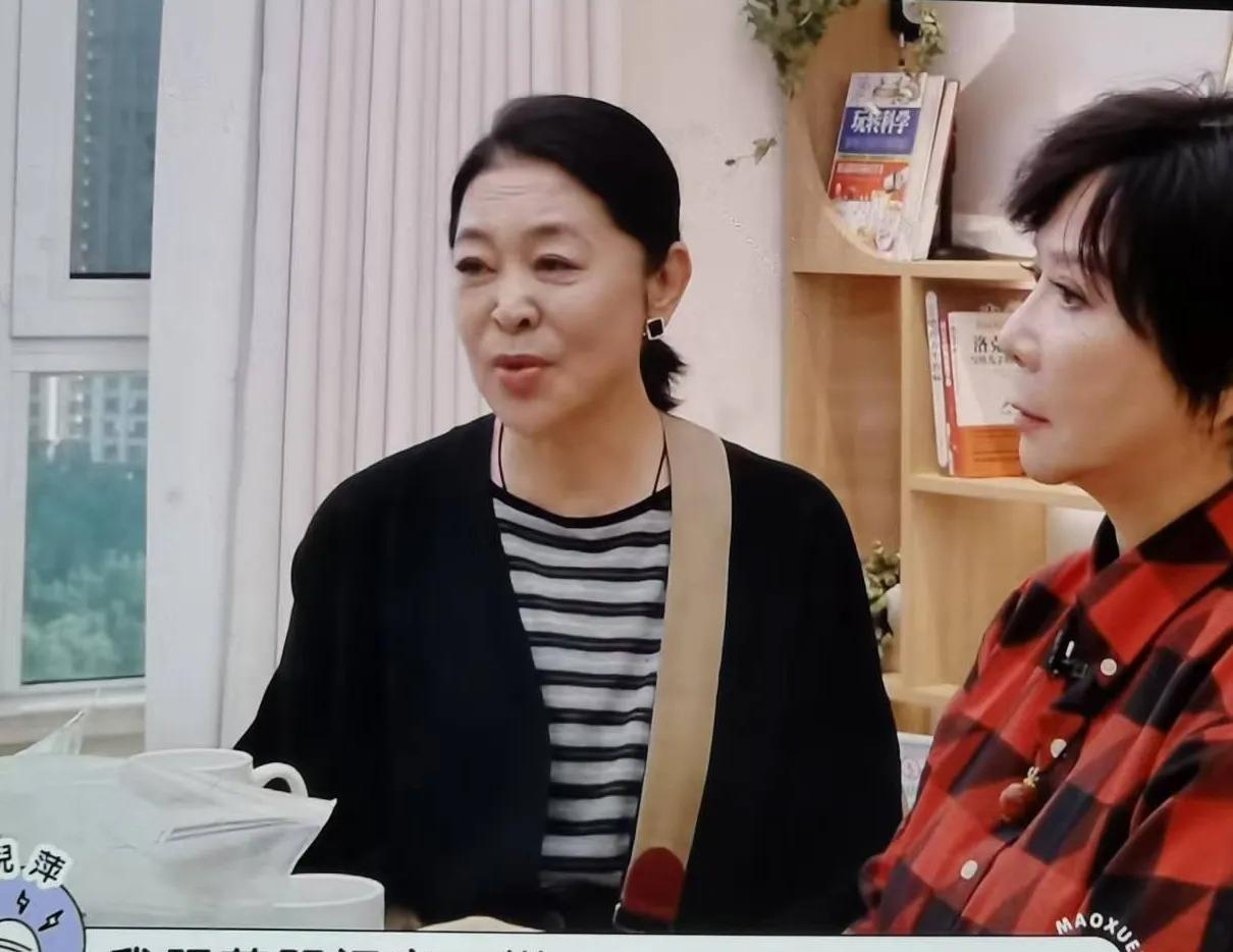 倪萍：“好多人说我和蔡明是闺蜜，但其实我俩算不上闺蜜，我们顶多就是志同道合的好朋