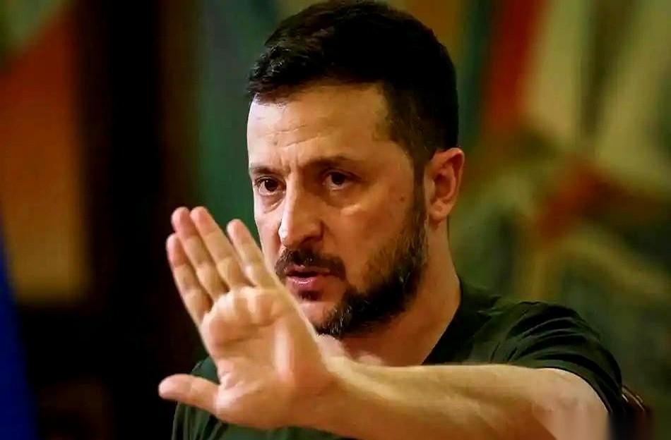 一开始说是你拿刀指着我，我才揍你。打着打着，直接把你家四间房划拉到自己名下了，