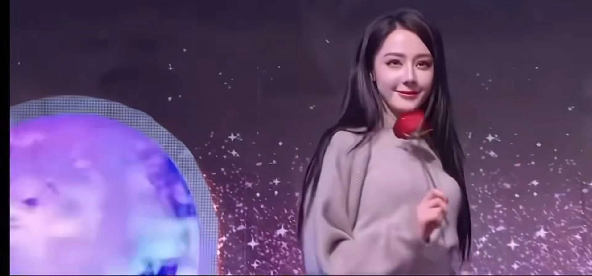 你好星期六迪丽热巴听到凤九台词就这样大眼萌：