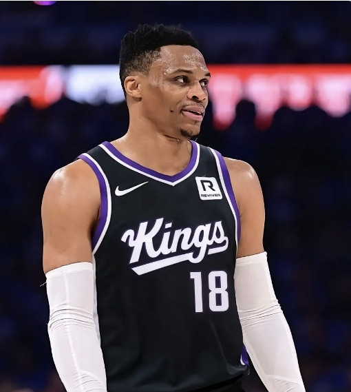 威少下赛季最佳选择是回雷霆还是国王？国王气氛好，教练信任，威少待的也高兴，有