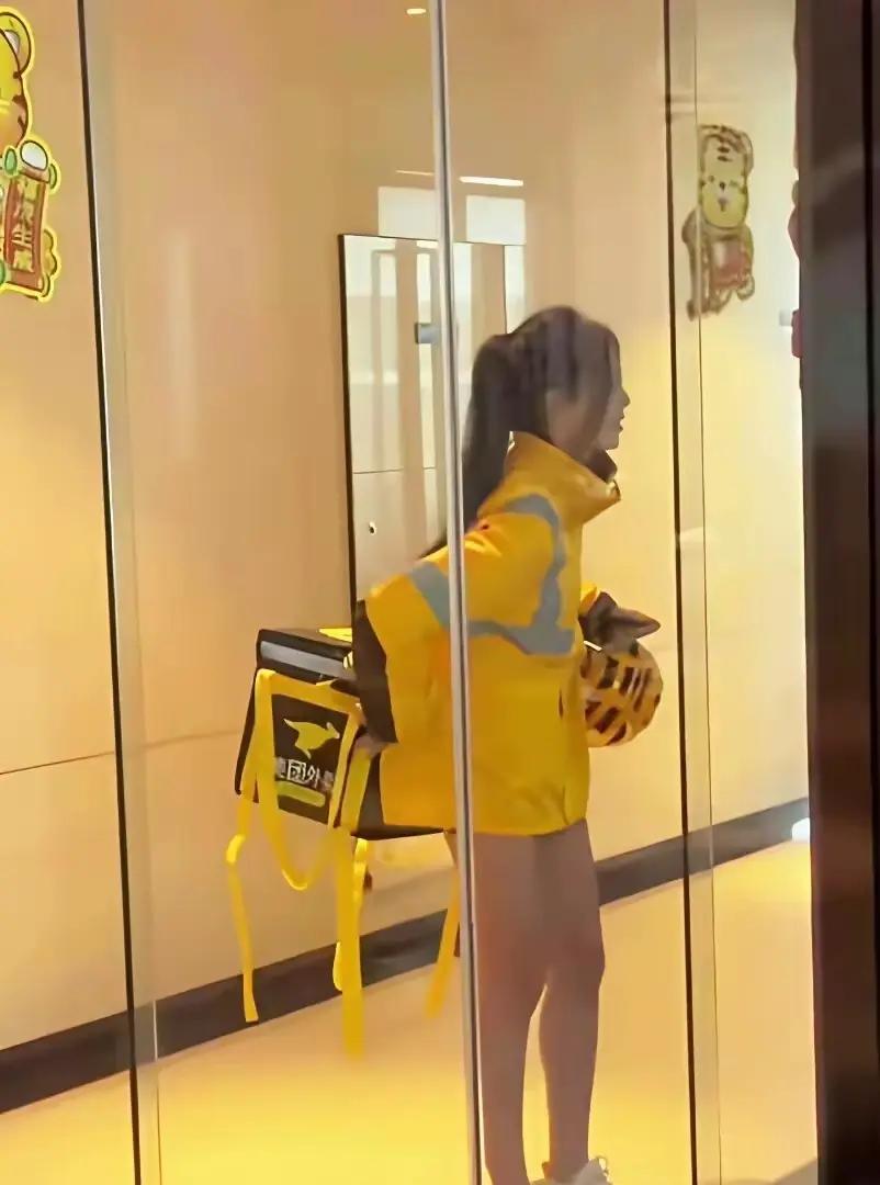 普通人存多少钱可以躺平？1、10万——穷的睡不着觉2、20万——非