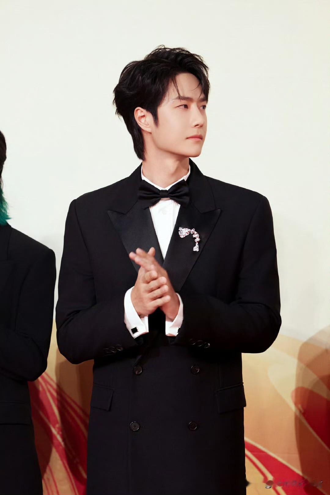 王一博这么多年一点没变，帅气的人都很立体。王一博在2025年，获得China