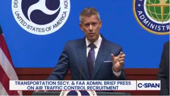 突发新闻：由于无法发放空管人员的工资，美国交通部宣布，从当地时间周五（11月7日