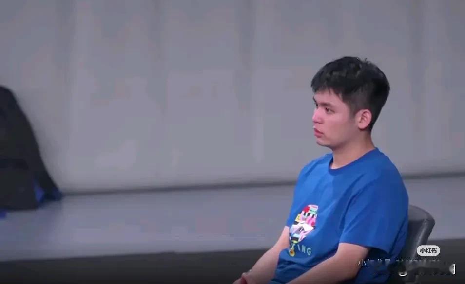 央视发布了《体坛零距离》海岛少年林诗栋专访！小石头:输球辜负了很多人，希望重新