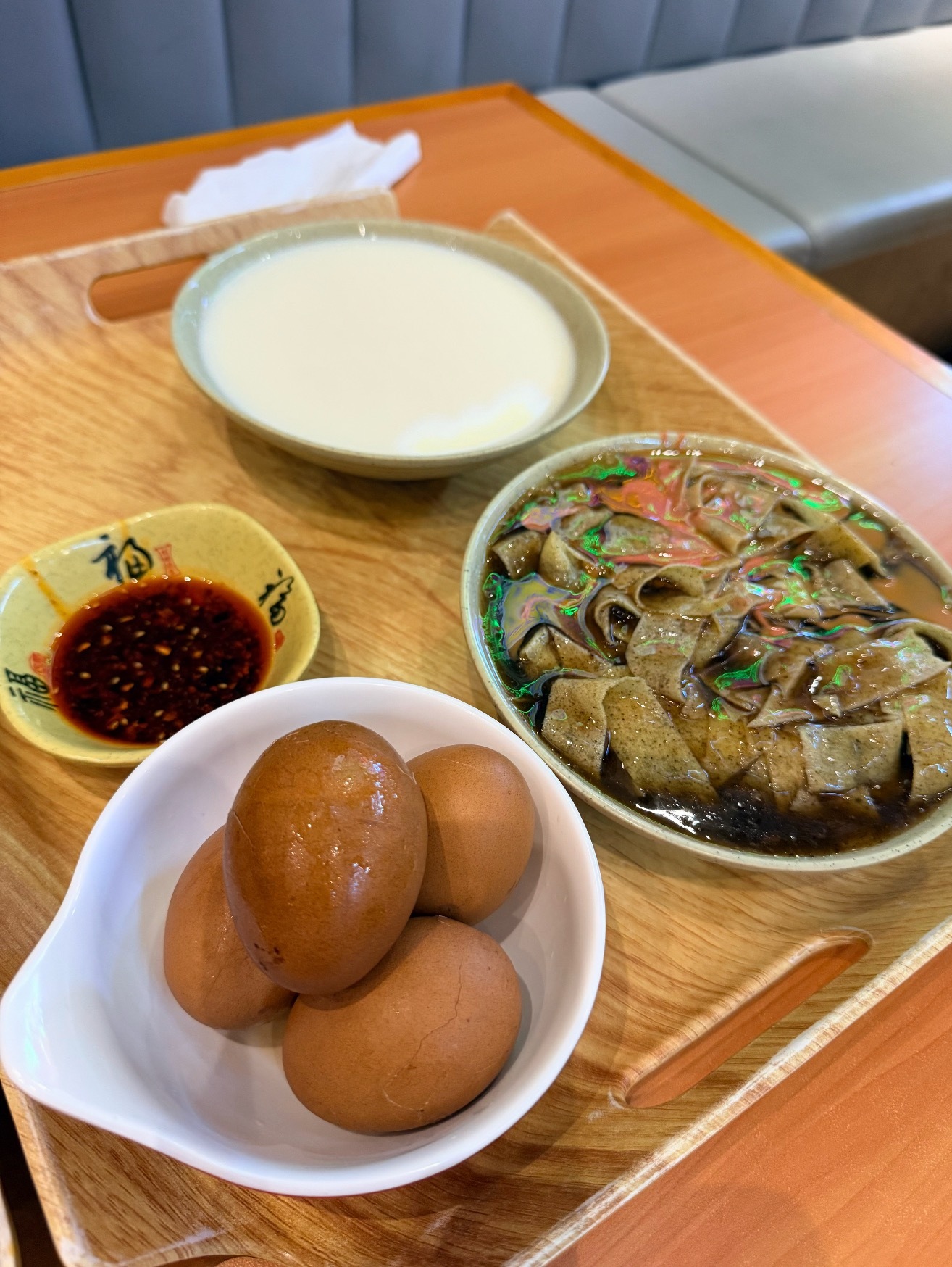 天津人刻在骨子里的早餐嘎巴菜，是老天津人从小吃到大的晨间烟火