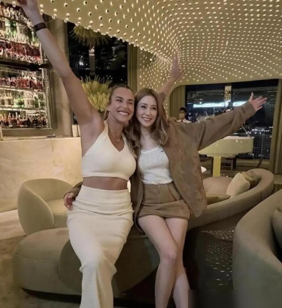 “生育机器”？呸！千亿儿媳的真实豪门法则，扎心了！化妆师曝她爱茶餐厅，大吃特