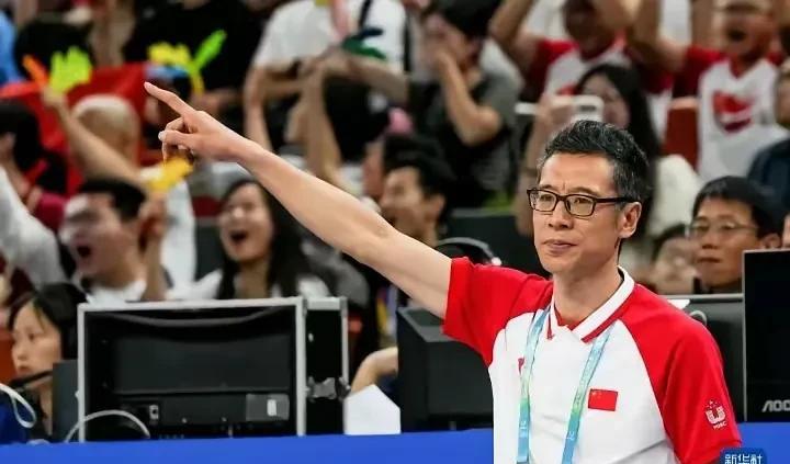高手在民间。原来女篮教练可以用大学教授来充当，而且效果相当好。在大家不断质疑中国