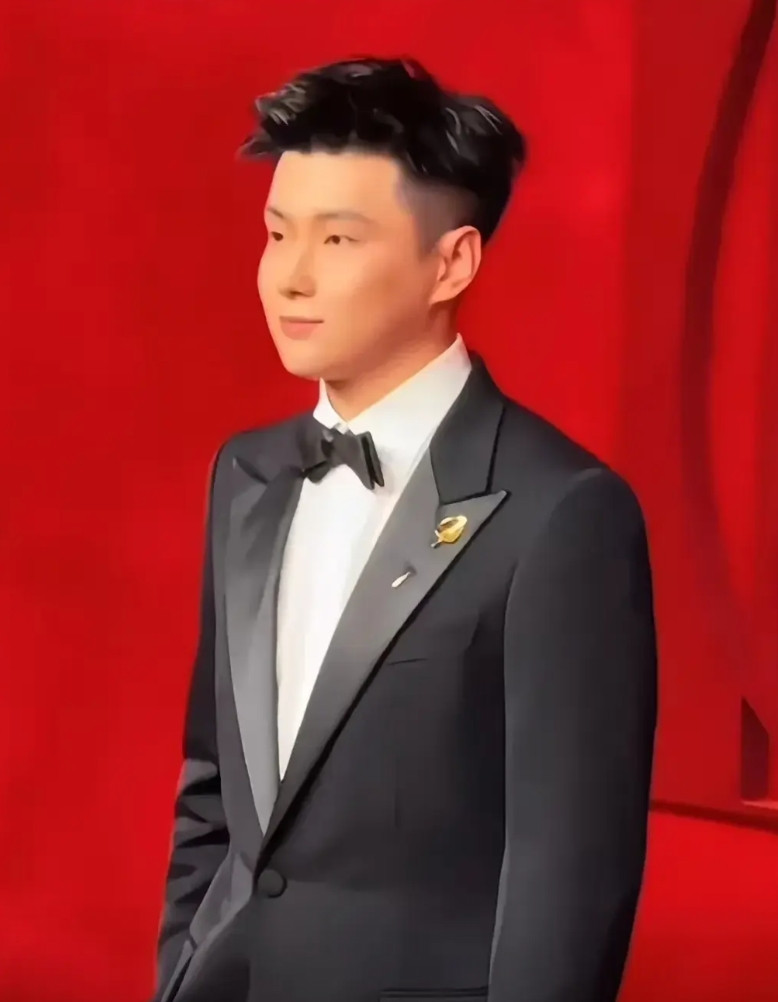 赵心童会不会成为下一个丁俊晖？赵心童拿了世界锦标赛冠军后，感觉他飘了，不怎么练