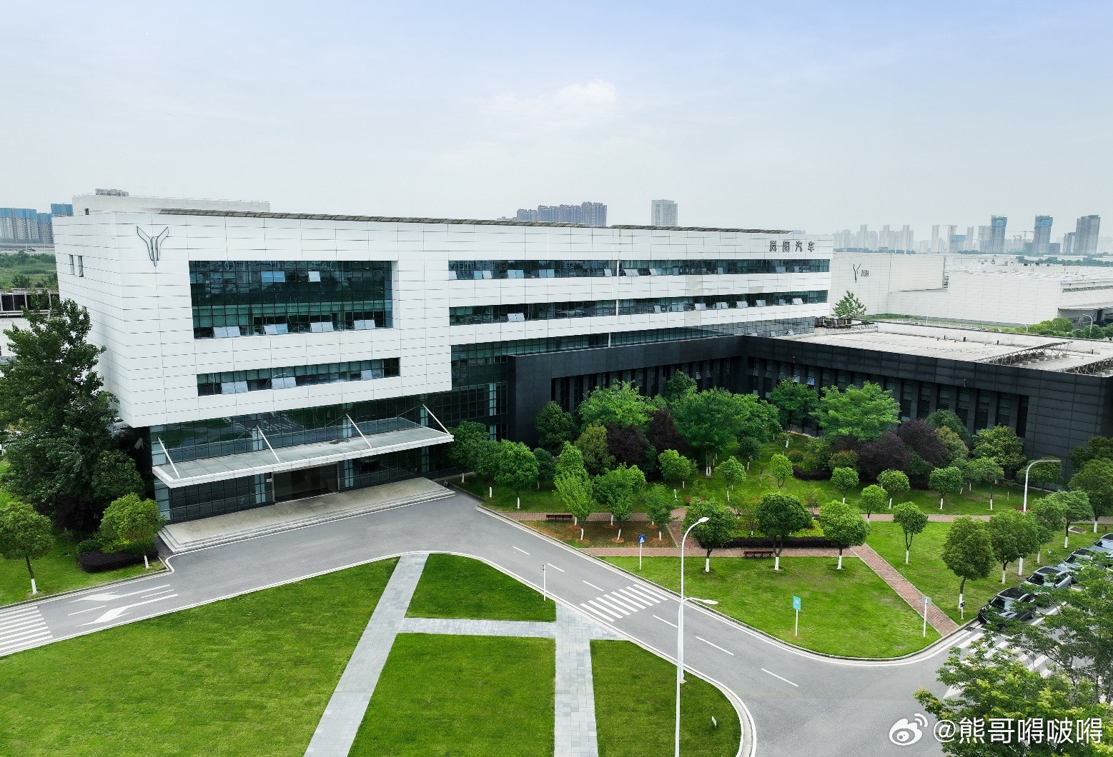 3月9日，东风集团股份发布公告，岚图汽车以介绍方式登陆香港联交所的议案获股东大会