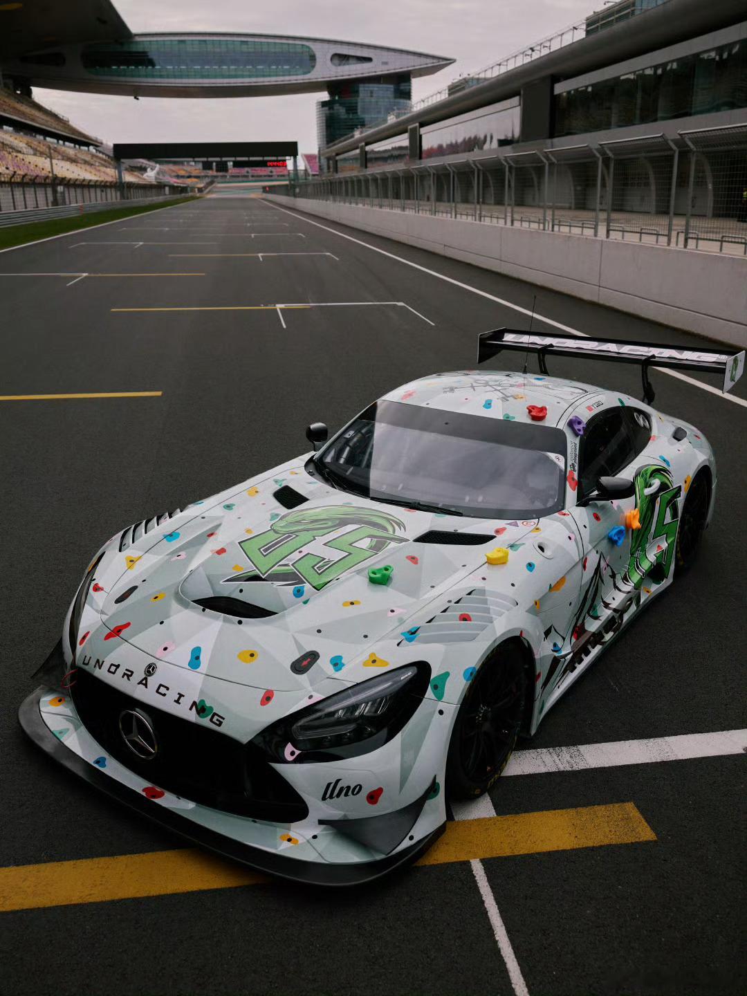 热爱，千千万万遍；热烈，每一刻皆美学。王一博真是一片值得寄托的精神净土。王一博赛