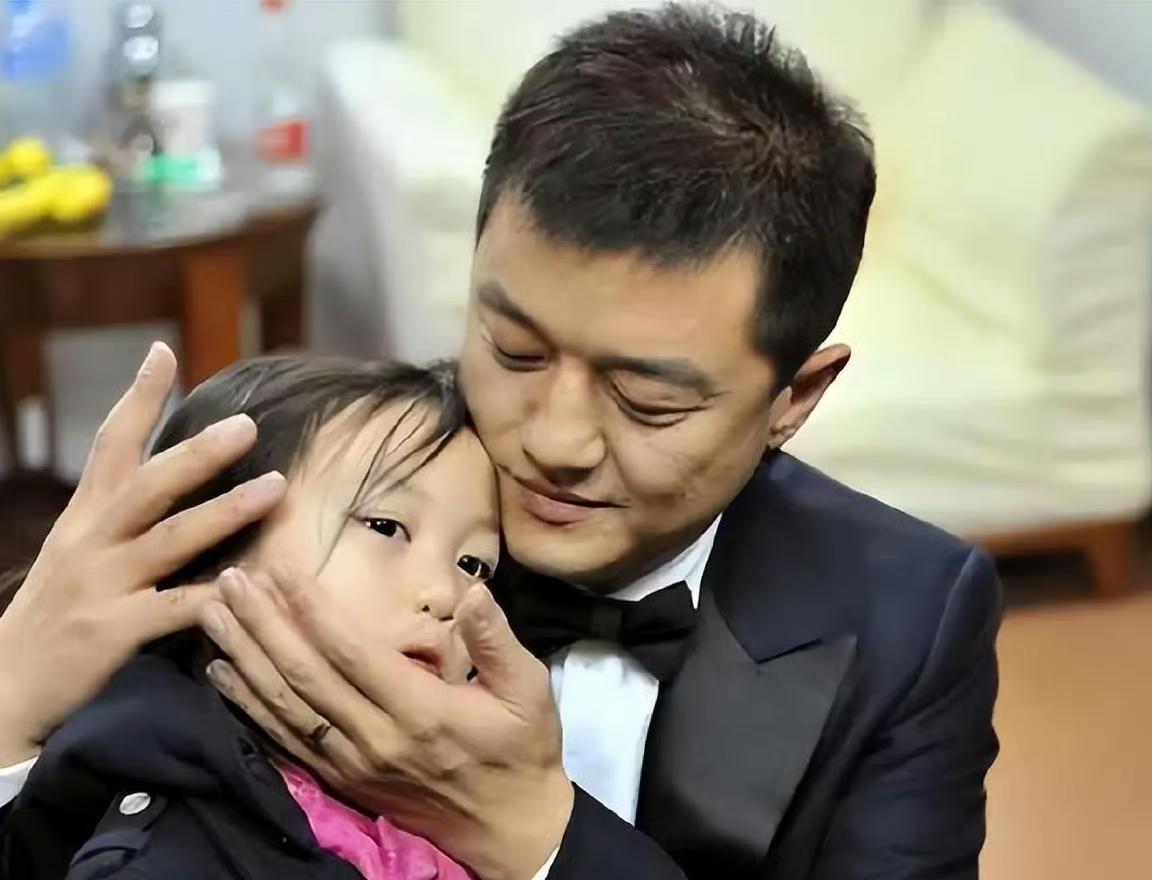 李亚鹏直播“神操作”！十年首提王菲，这波家庭公关直接封神！数据不会说谎：李亚