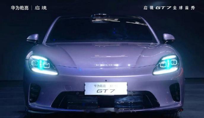 启境GT7↓华为广汽跨界合作打造启境品牌1、三米轴距，宽1980mm，宽体
