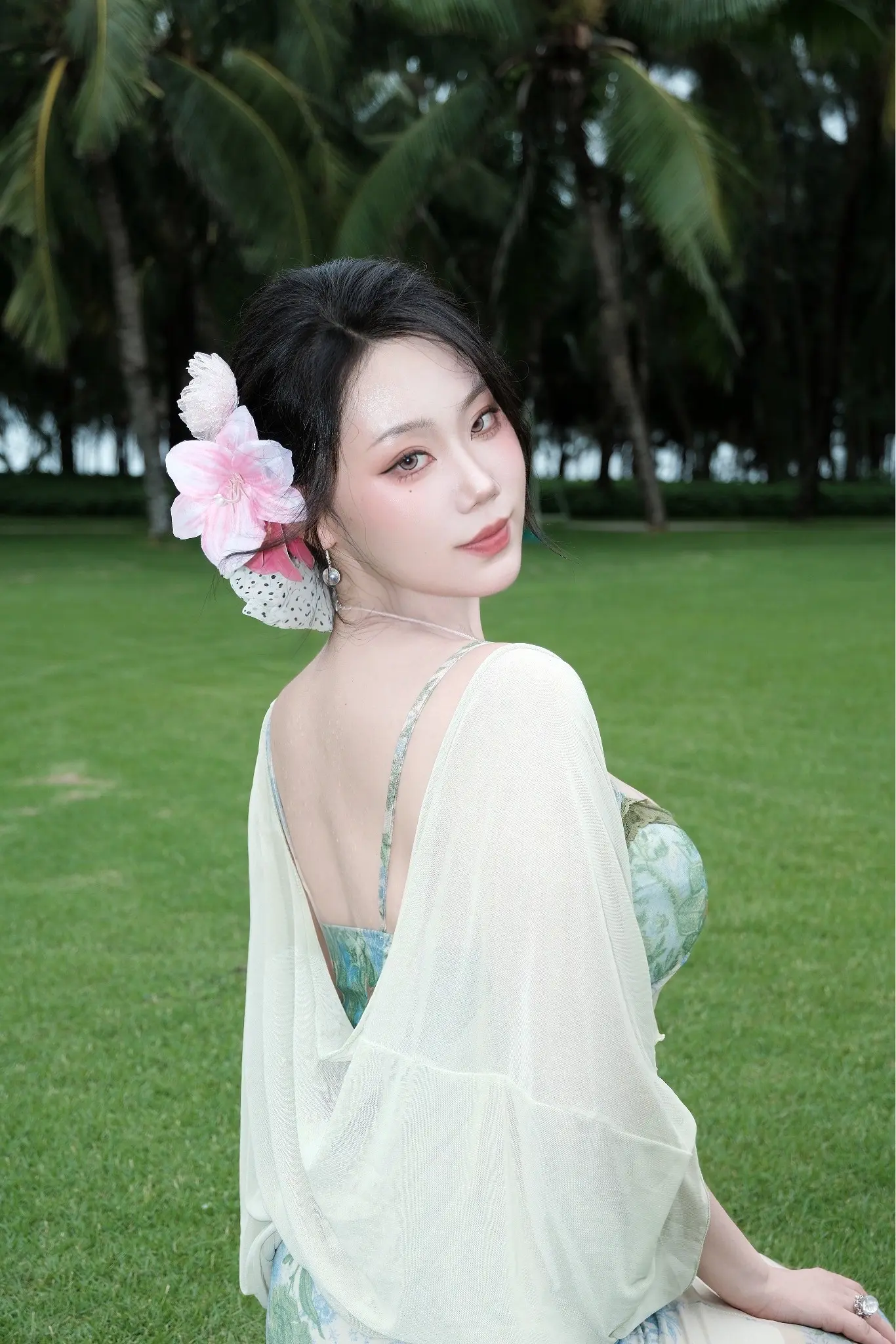 来点不出c的皮下😉。“这个世界很好看，这个年纪的你也很好看，你要去看...