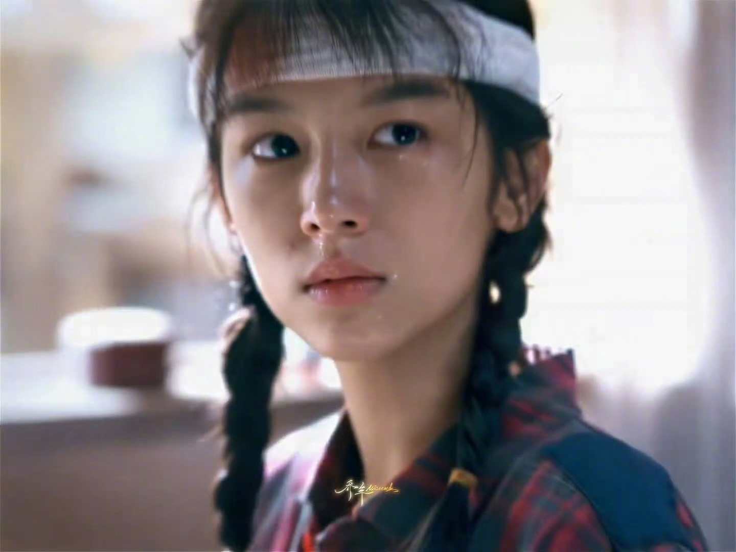 周也演技周也在《你好1983》里面，演技单薄，没有丰富的感觉，原声台词也被审视了