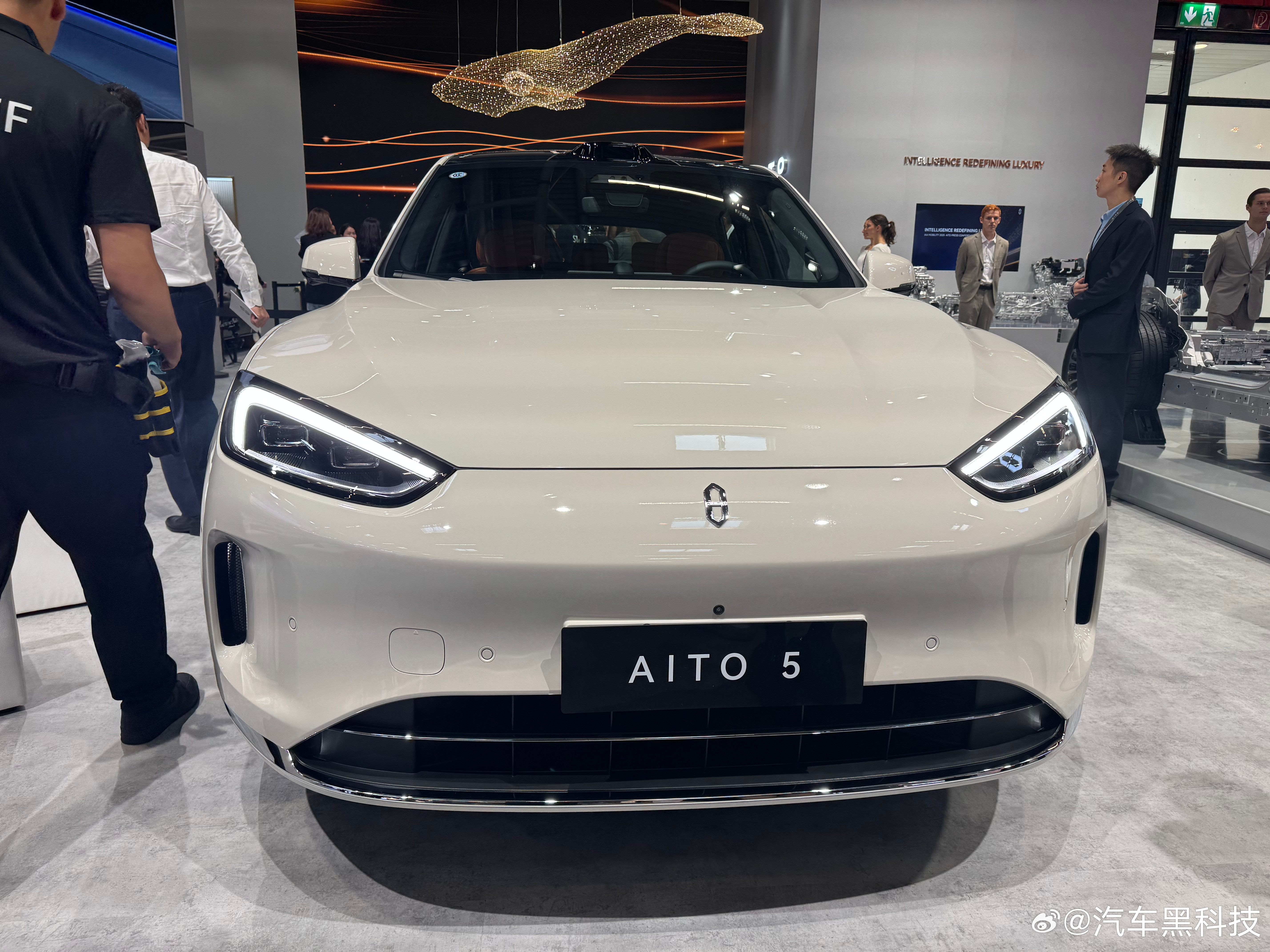 AITO5中东版亮相慕尼黑车展9月8日，IAA2025慕尼黑车展正式开展。A