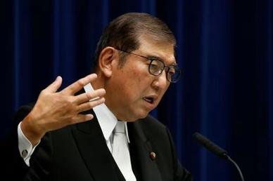 石破茂对着1.2亿日本人发问，和中国开打之前，先看看家里有多少“中国造”。石