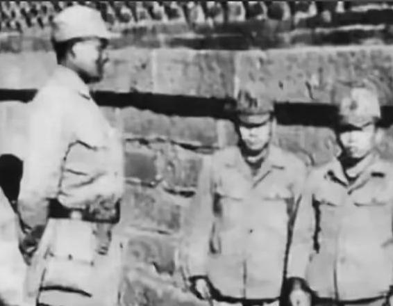 1938年，桂军189师师长俘虏了两名日军，看着日军矮小的身材，师长灵机一动，想