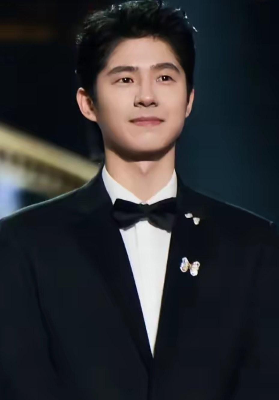 一直以来总把刘昊然和翟子路搞混淆了，直到看到刘昊然获得2025年年度男演员才仔细