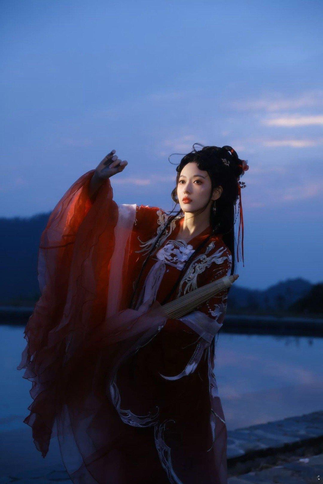 从箜篌到大黄丫头，陆婷玉自带甜妹buff！直球追爱无套路，每一次“上下其手”都甜