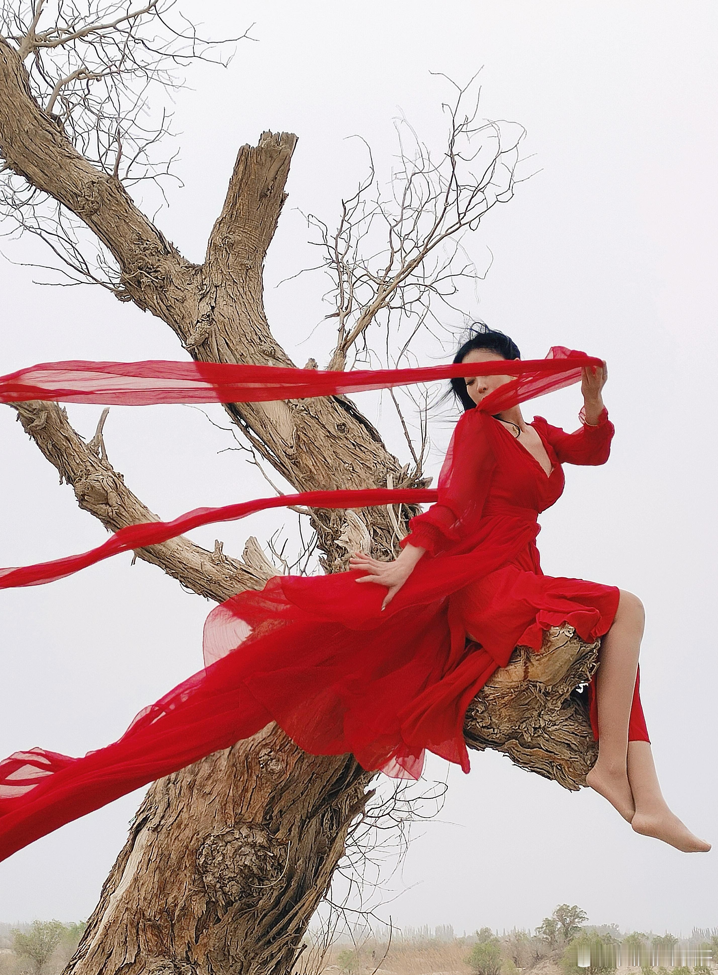 ❤️沙漠的行走，是一场与浩瀚的对话。❤️脚印是给沙漠的情诗，风是唯一的读者。❤️