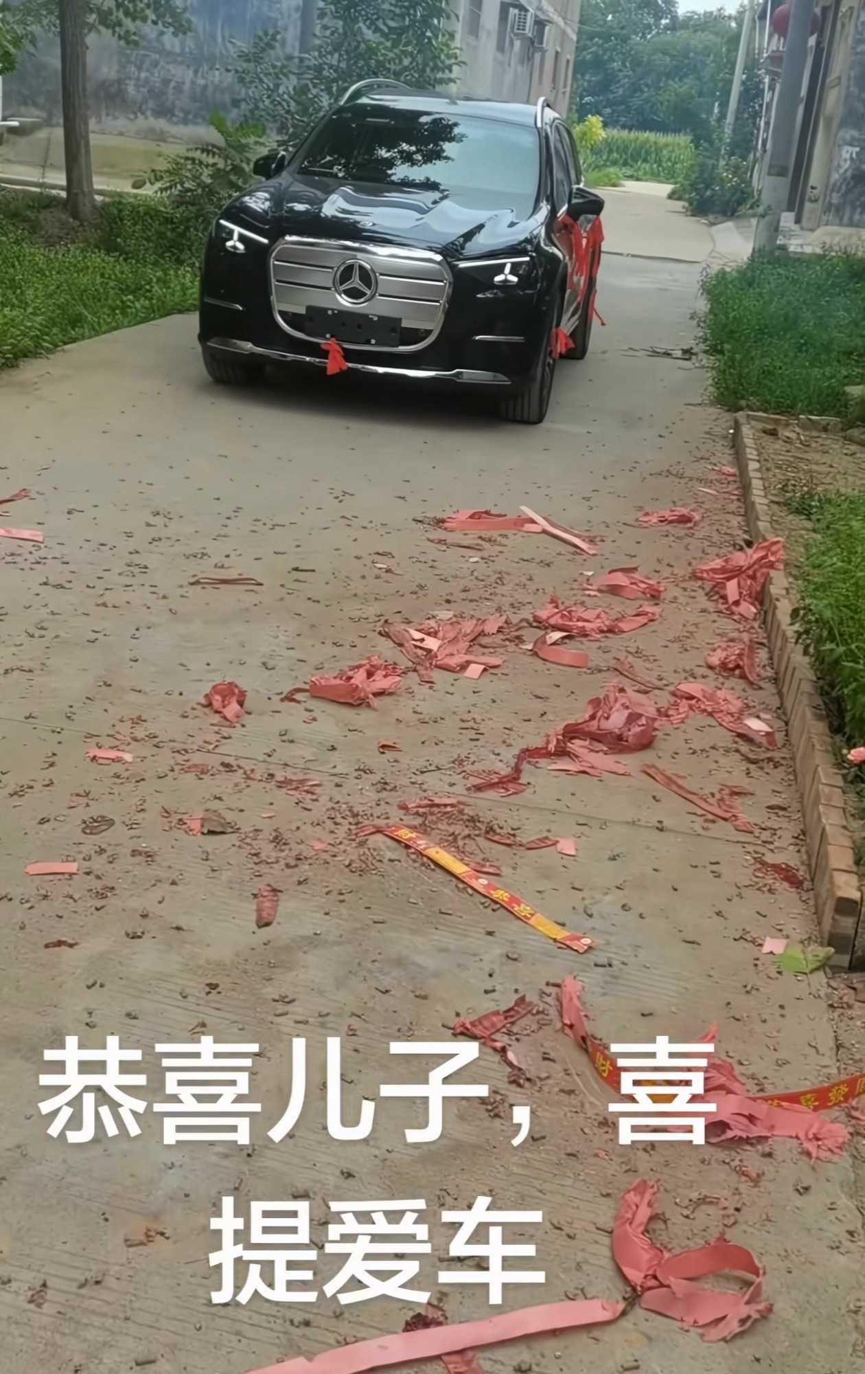 奔驰看了都得沉默的车型