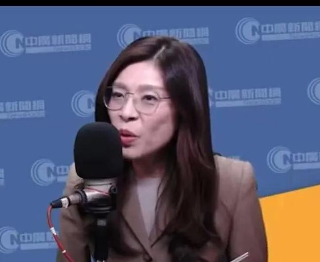 现在各方的叙事对郑丽文尤为不利的，特别是张亚中一派，认为郑丽文通过推出“3800
