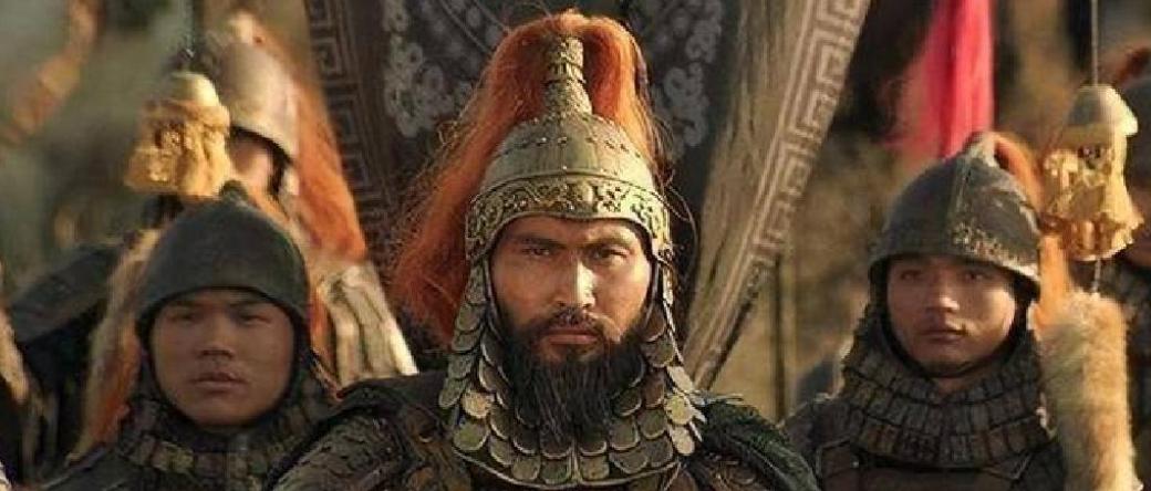 公元890年，刑部尚书孙揆被绑在两块木板中间，锯子一下下往下压。锯了半天锯不动，