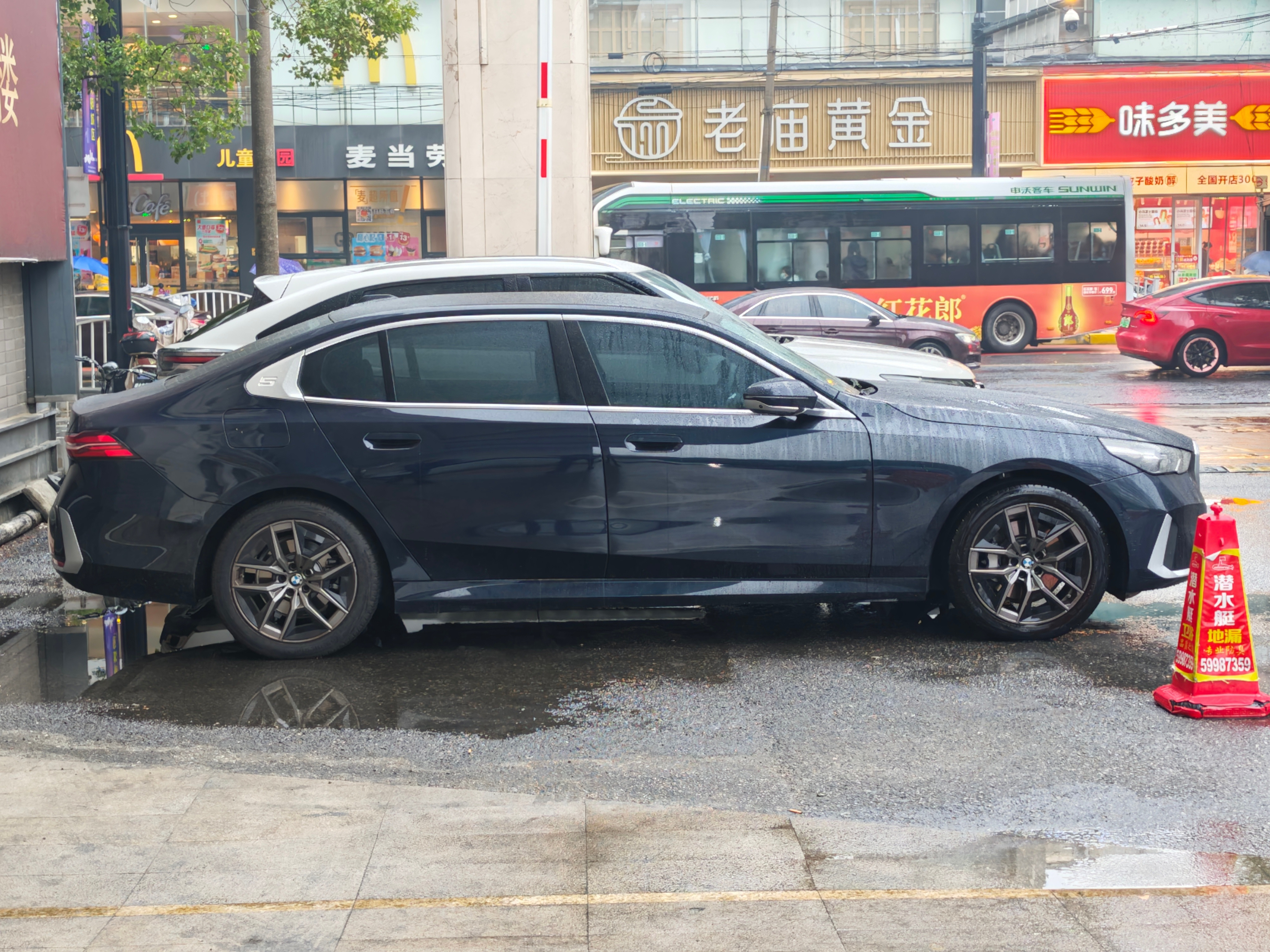 时隔两年了，各位接受这一代宝马5系的侧面比例了吗？